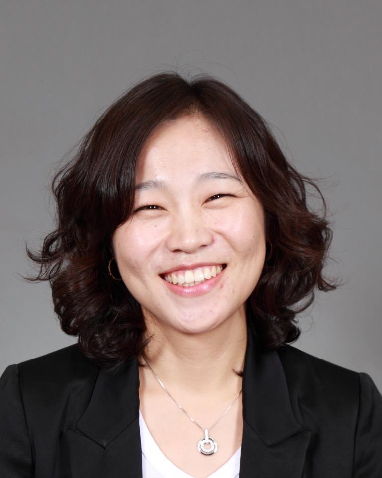 Julie Choi，銷售代表